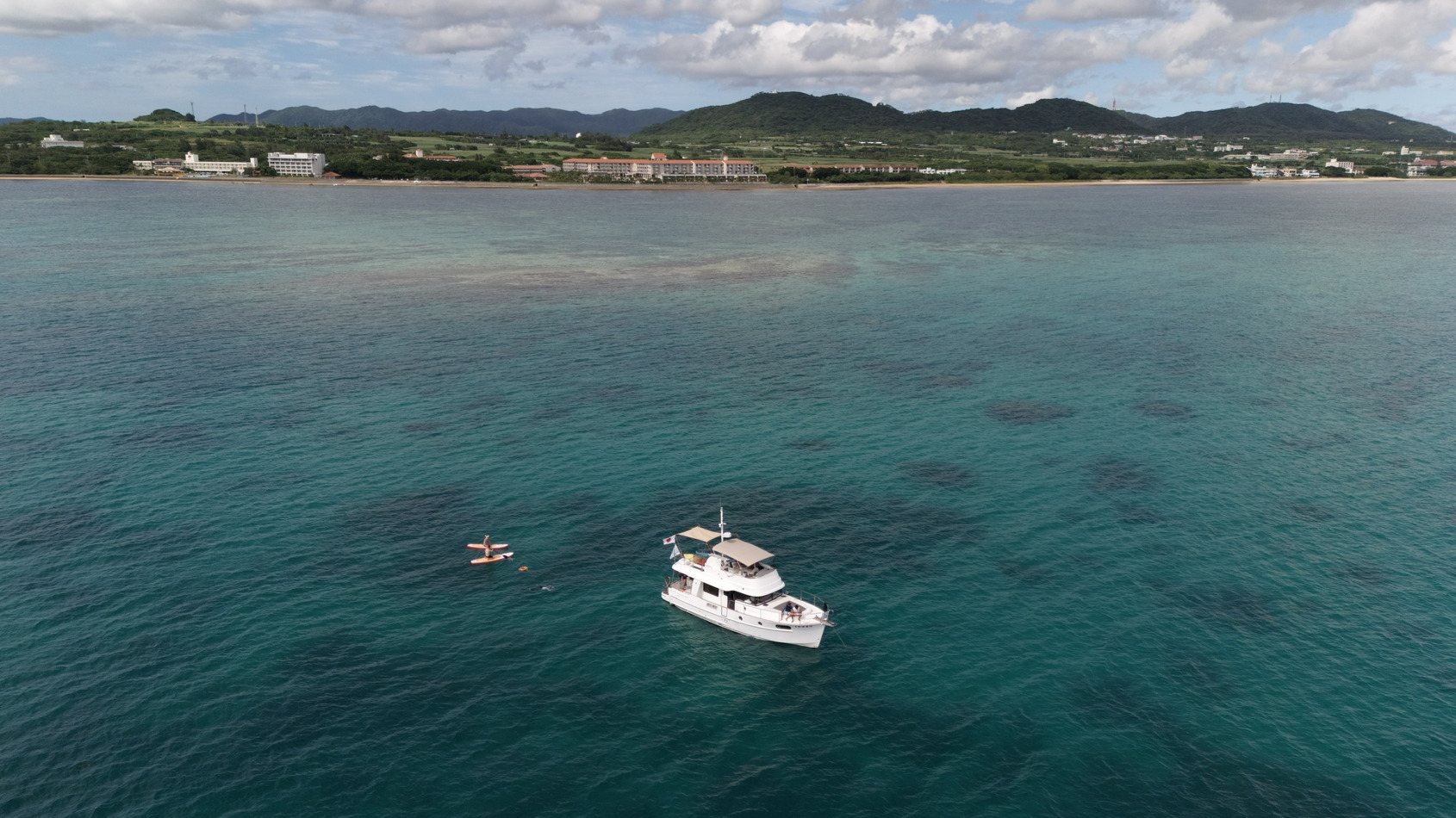 45 呎 開放式飛橋遊艇